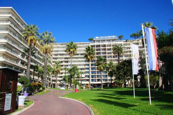 Le Grand Hotel Cannes Exterior photo